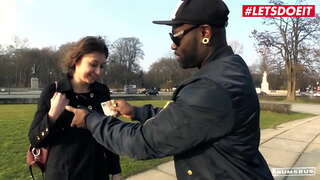 BUMS BIS - #Meggie Sample - Seksi Bokong Brunette Hardcore Dilatih Ing Bis Dening Amba Ireng Jago