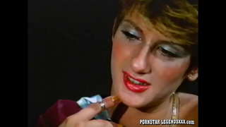 ���ድሚያ በመስጠት babe deepthroats ቅድሚያ cock