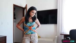 Sora mea vitregă nu mai lovi pe mine, până când am pus-o pe patru labe și dracu &#039; atat de strans slurping pasarica la orgasm - Kylie Foxxx