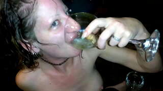 Sexxycandyxxx نگل یہ سب نیچے