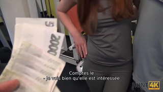 HUNT4K. Por dinero, un hombre permite &amp; germandbls; un cazador experimentado que rima para follar a GF