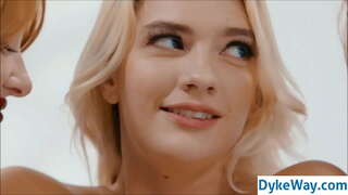 Lesbiana kissing eta sexua