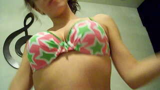 Retrocesso Quinta-Feira, O Jovem Ashley Fode Com Namorado Vestindo De Borracha Na Primeira Data