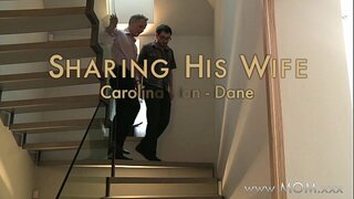 ANNE MİLF iki büyük horoz alır