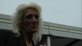 Выпендриваться Бабуля