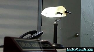 (Джуэлс Дженна) лесбо ӱдыр-шоктыш дене пеҥгыде сценыште секс-дилдо фильм 23