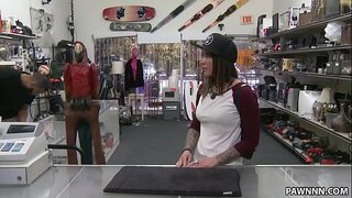 Jereo ny fomba izany sexy brunette fucks - XXX Kilalaon'ny