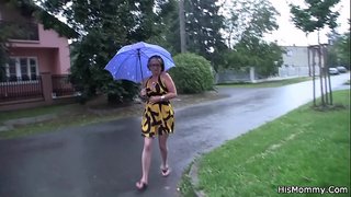 ƈ�熟的妈妈和青少年女同性恋玩弄彼此