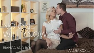 ���ಂದು ಕೂದಲಿನ ಸುಂದರಿ ಆಫೀಸ್ ಬಾಸ್ ಸಂತೋಷವನ್ನು ಅವಳು ಮೋಸ ಪತಿ ಕಚೇರಿ ಜೆ.