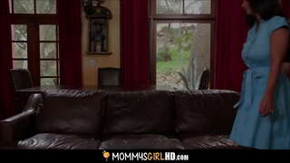 Зрелая Мачеха һәм Крошечная Падчерица Уртаклаша Оргазмами