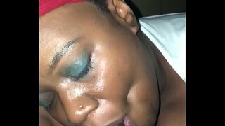 זי וואָלט ניט האַלטן סאַקינג עס נדזש