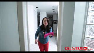 SisLovesMeHD - Grandes Tetas Naturales Paso a la Hermana de Jugar POV