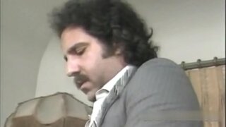 Ư�茸茸的英国女人的胸里面