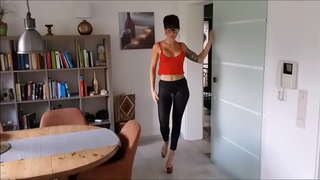 Lara Bergmann mao ang unod nga kinusokuso sa gikan sa luyo!