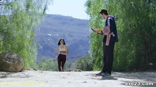 Itim Ang Buhok Sport Babe Pagkakaroon Ng Sex Sa Coach