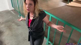 Stepmom मिळते राग तिच्या nailed cums आत तिच्या पुच्ची