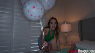 Krok-Sis Poskytuje Těsný Kočička s Bratrem na B-Day