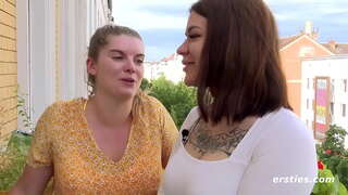 Naughty həvəskar lesbian, bu işlə məşğul üzrə bütün ev