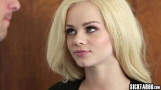 Horny babe se ingiere chicos polla y montó